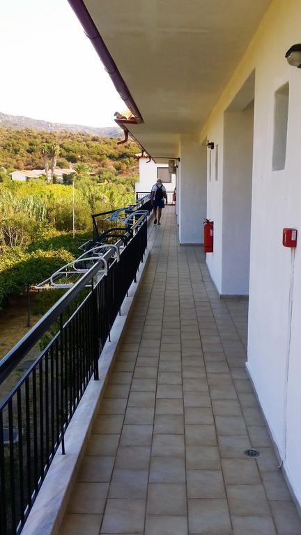 Hotel Ermioni Kalamítsion Extérieur photo